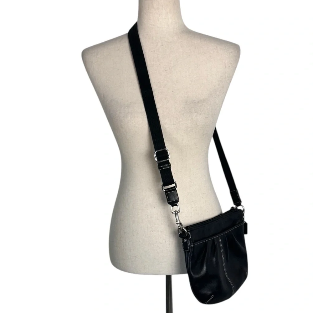 Vintage‎ Coach Black Leather Y2K SoHo  Crossbody Bag Purse Womens